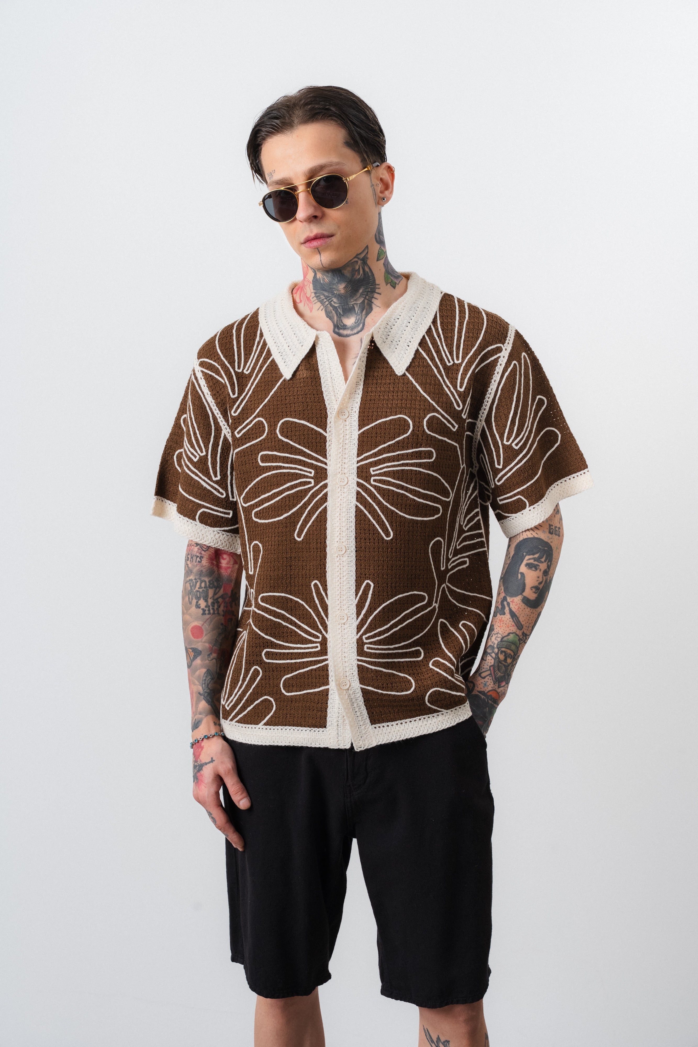 Chemise crochet motifs marron et beige