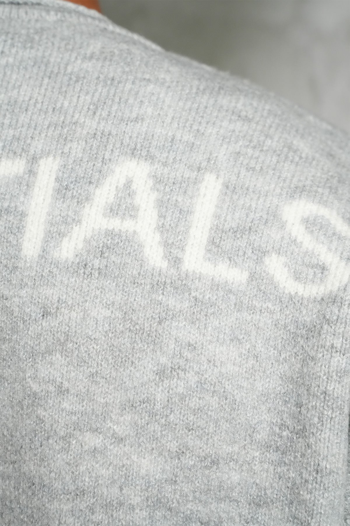 Pull Essentials gris