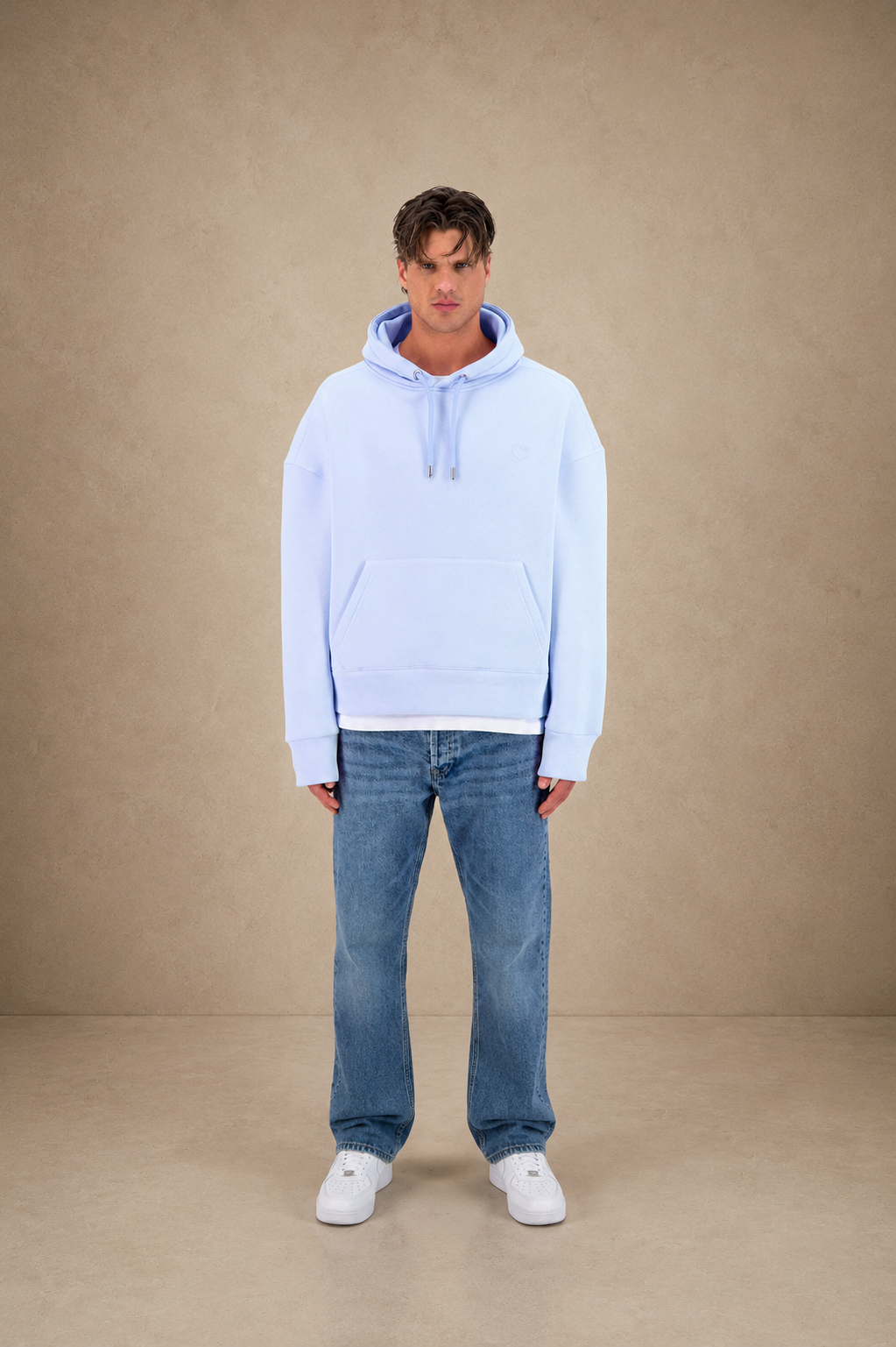 Sweat capuche bleu petit cœur