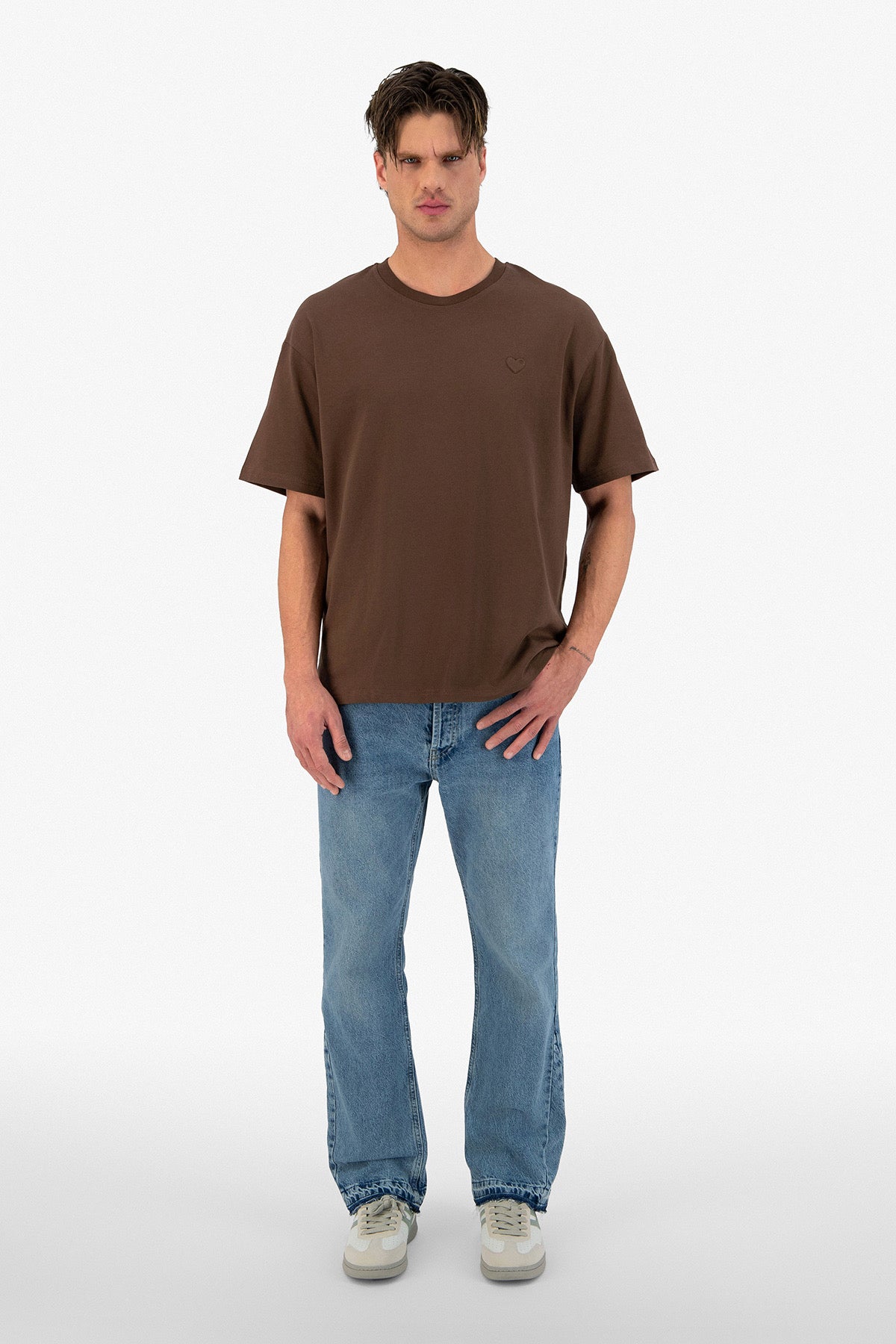 T-shirt marron petit cœur