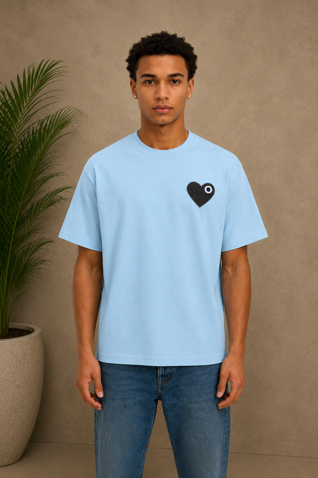 T-shirt bleu cœur noir