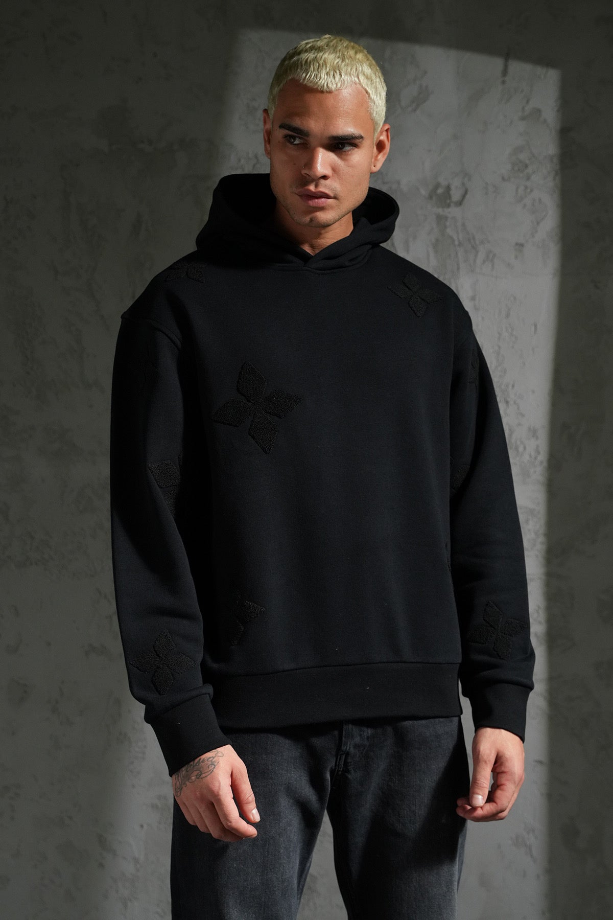 Sweat noir logo brodé