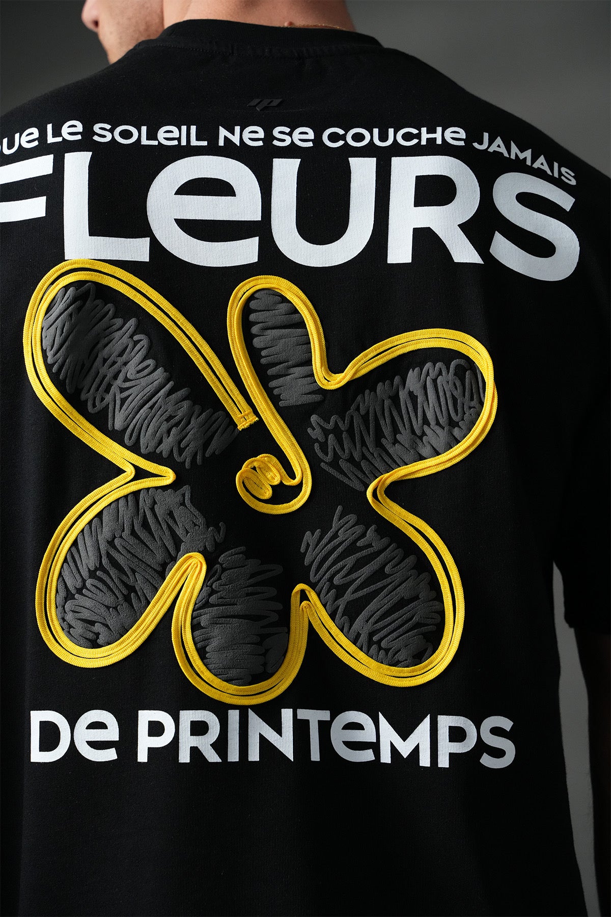 T-Shirt Fleur de printemps noir