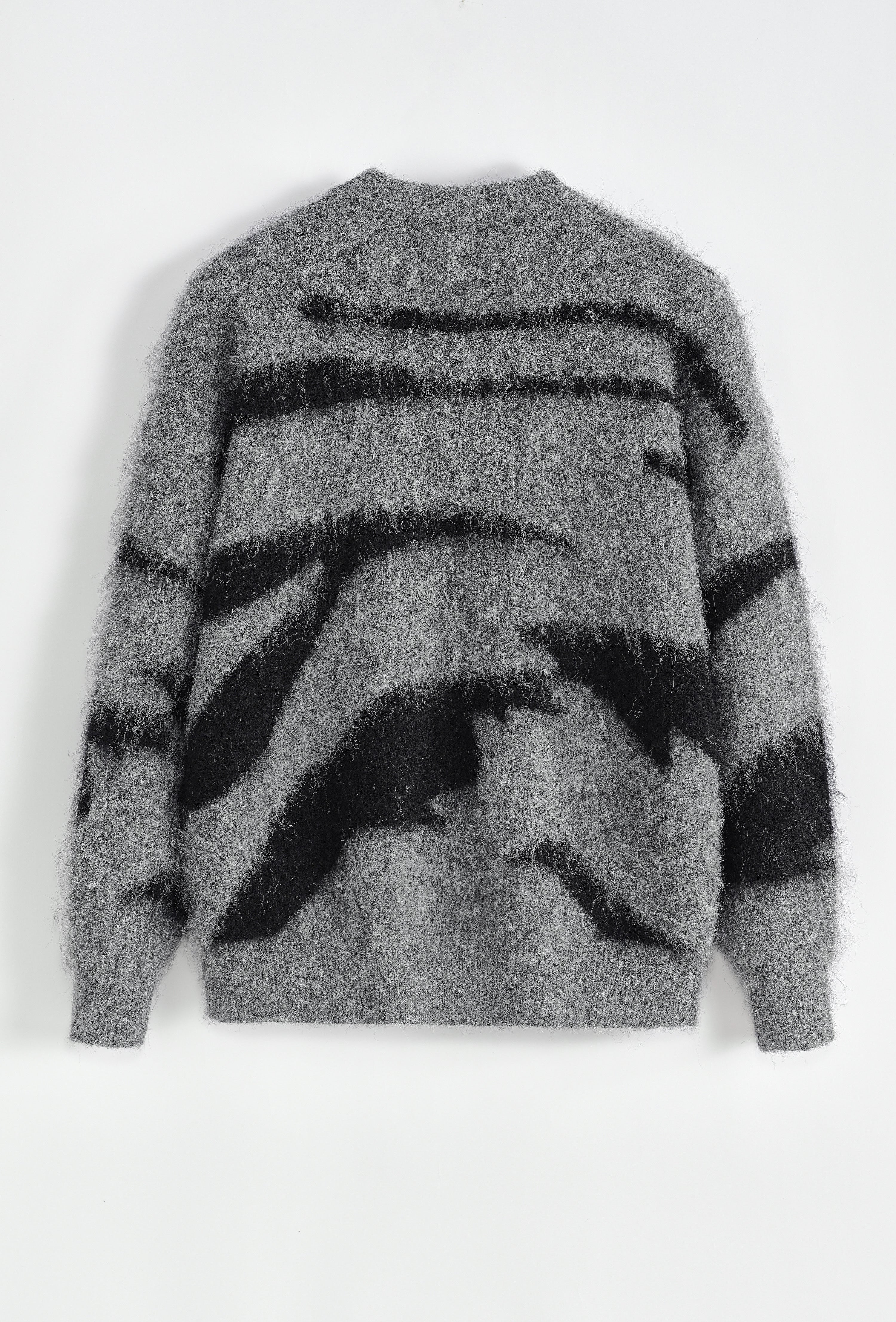 Pull oversize gris noir fourrure