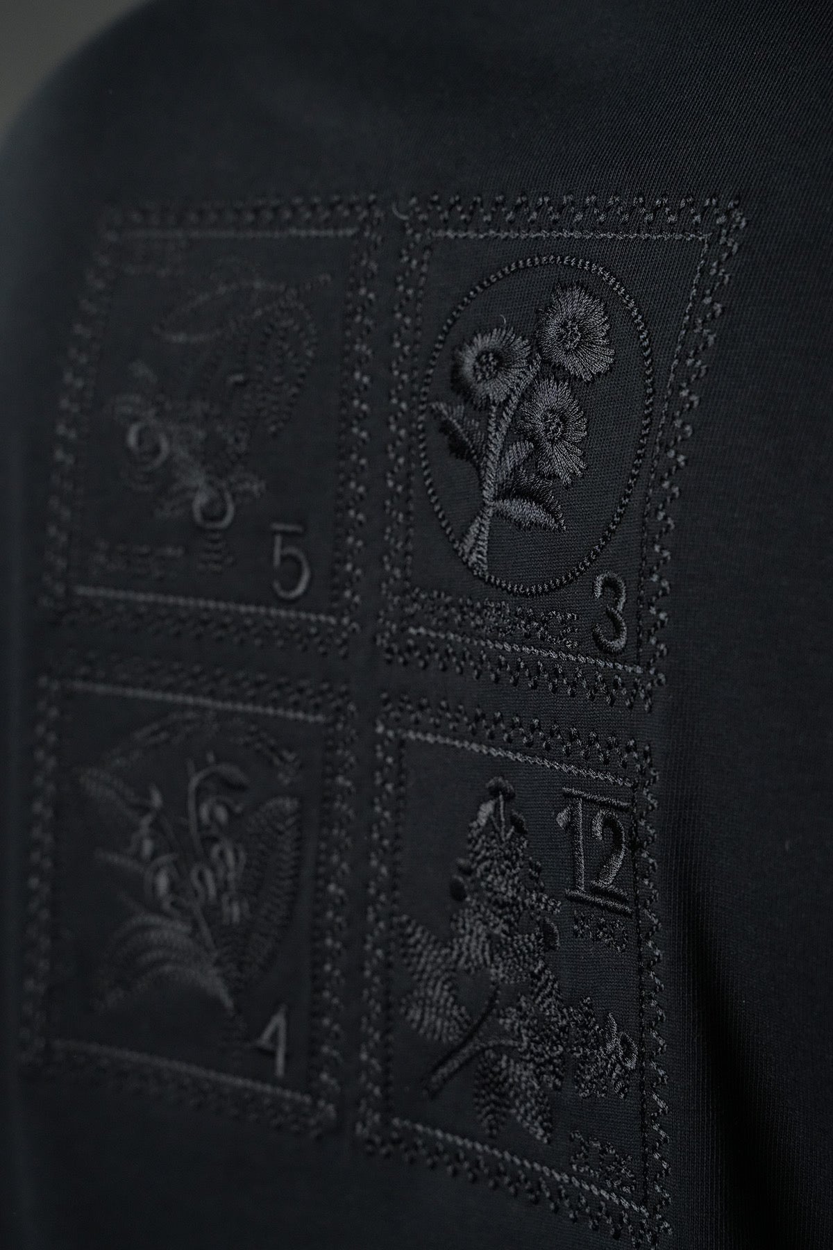 T-Shirt noir motif brodé
