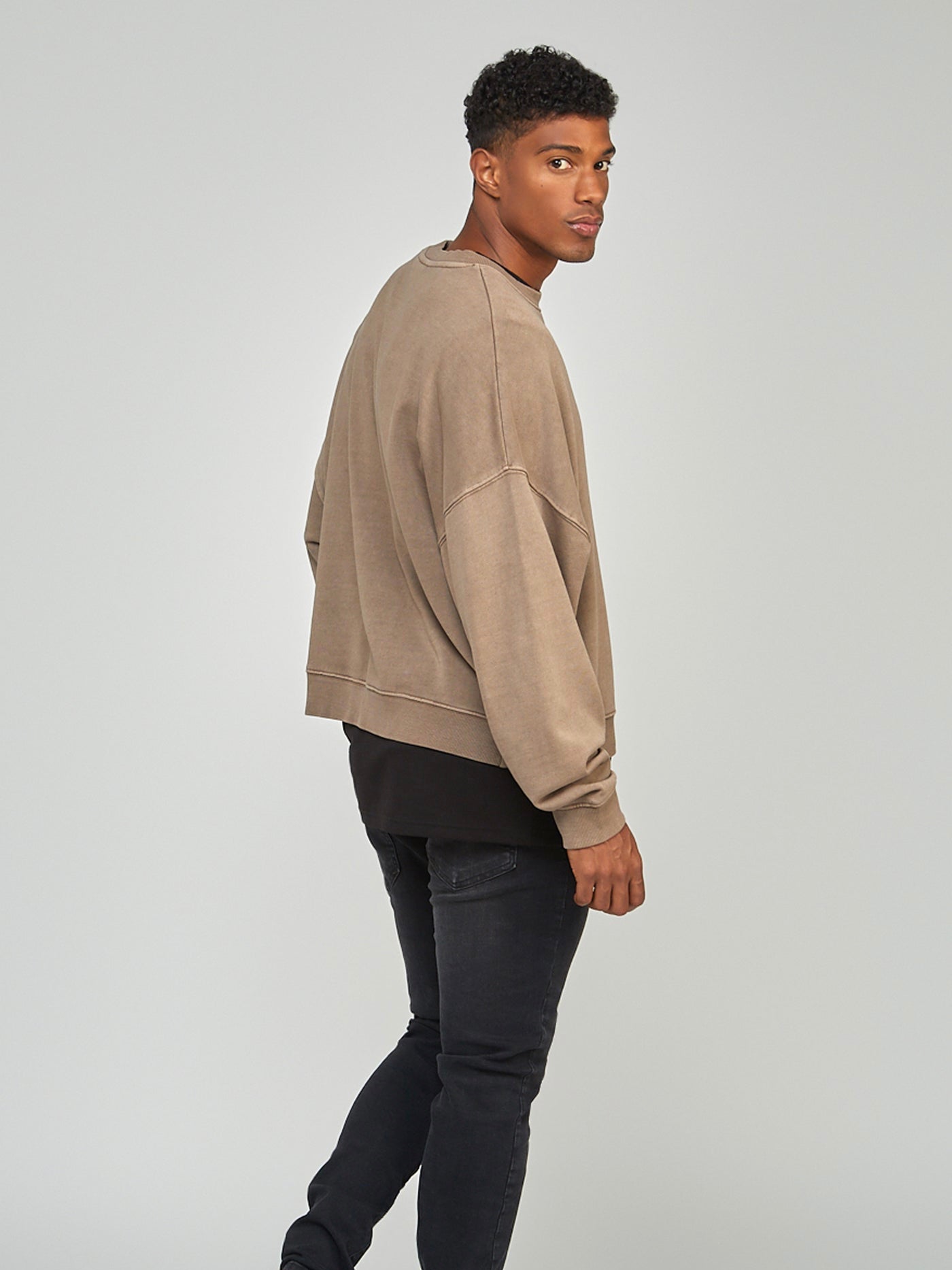 SikSilk - Sweat-shirt à coupe boxy teinté en vêtement marron