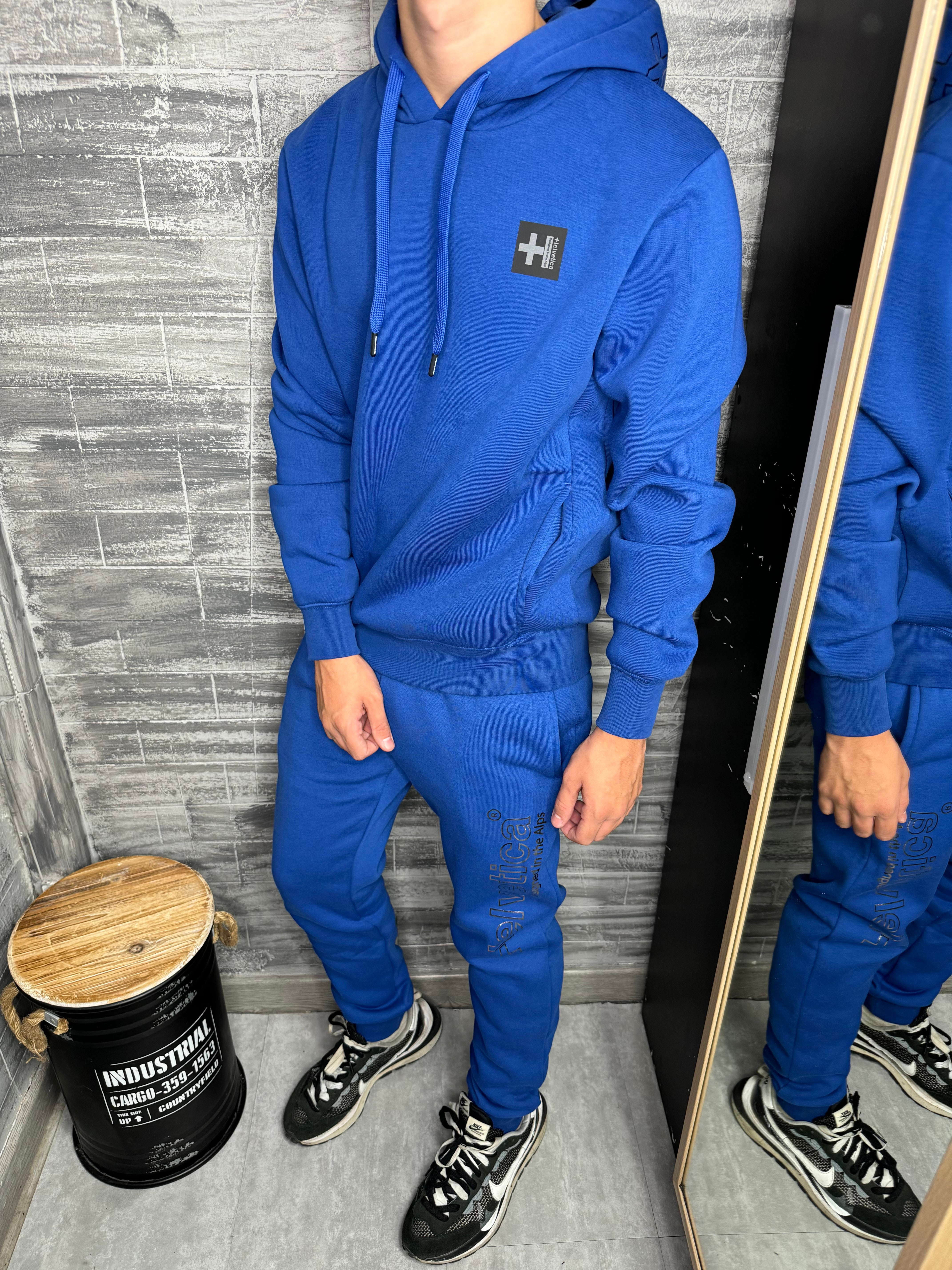 Helvetica - Jogging Hunter bleu