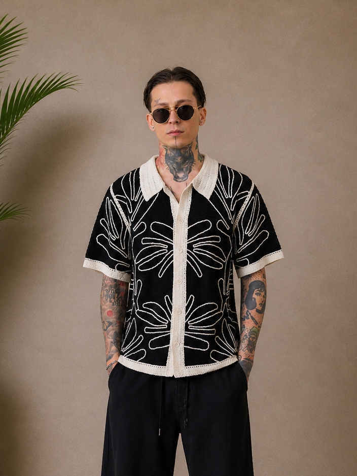 Chemise crochet motifs noir et beige