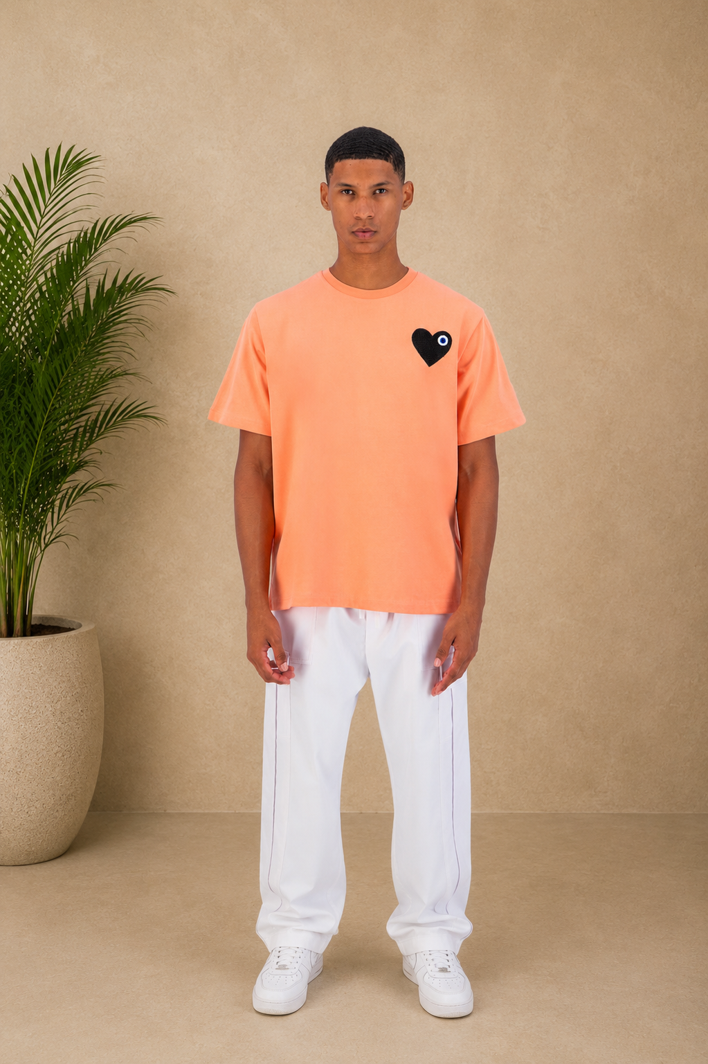 T-shirt saumon coeur noir