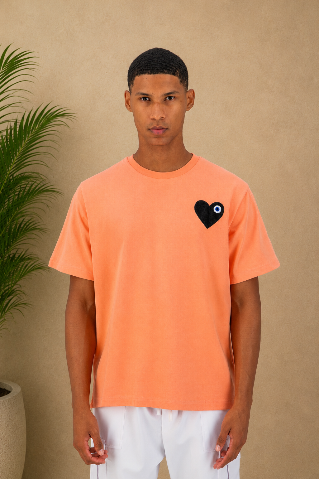 T-shirt saumon coeur noir