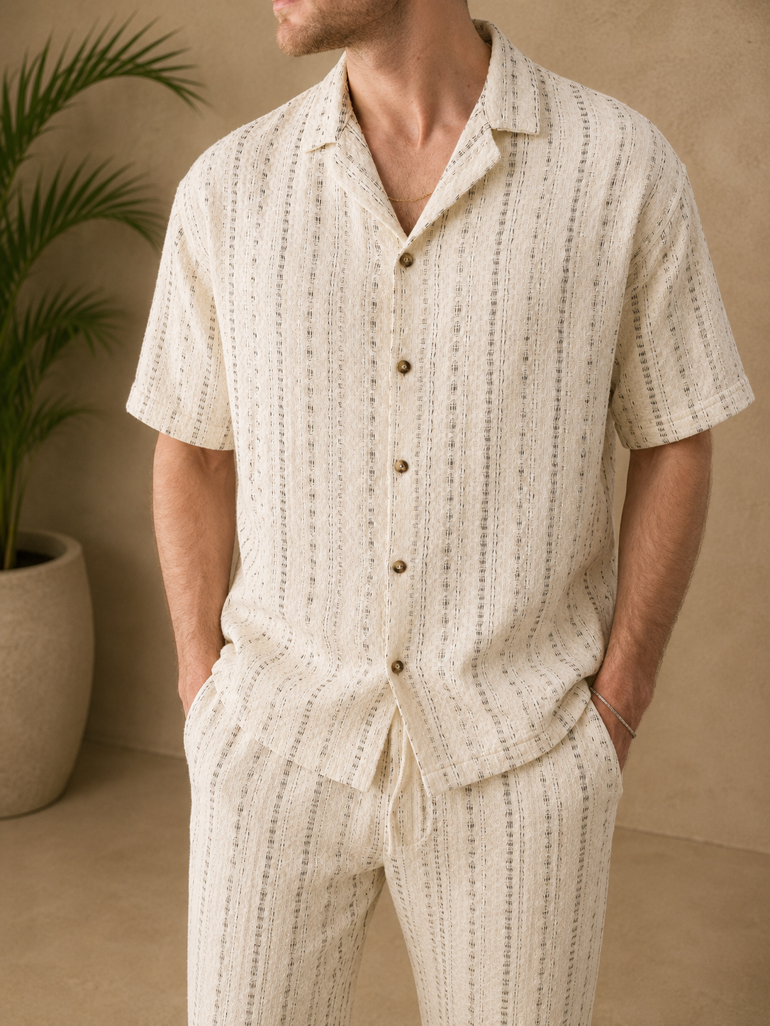 Chemise beige motif noir