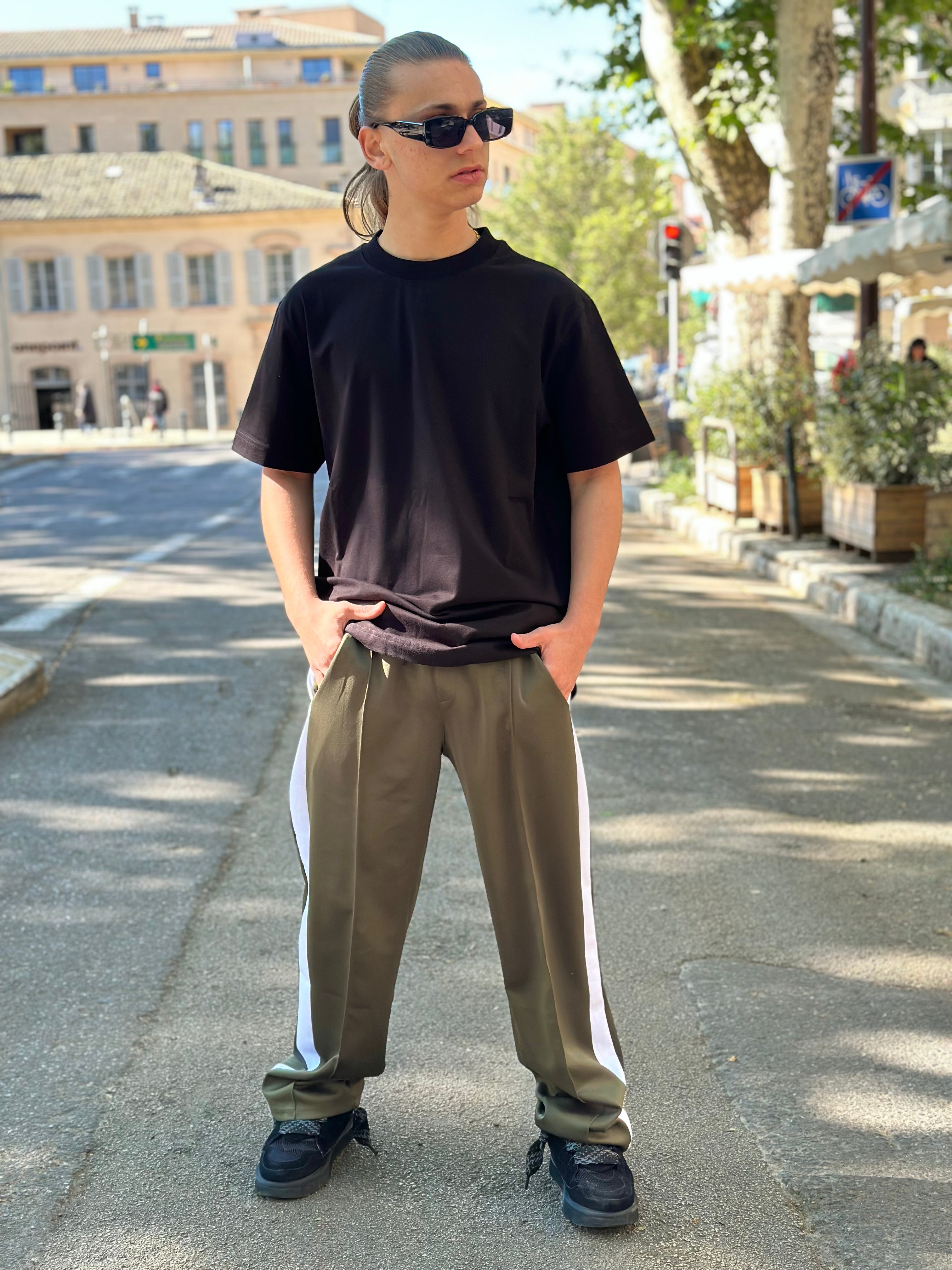 Frilivin - Pantalon Jog Ample Miami Kaki bande blanc