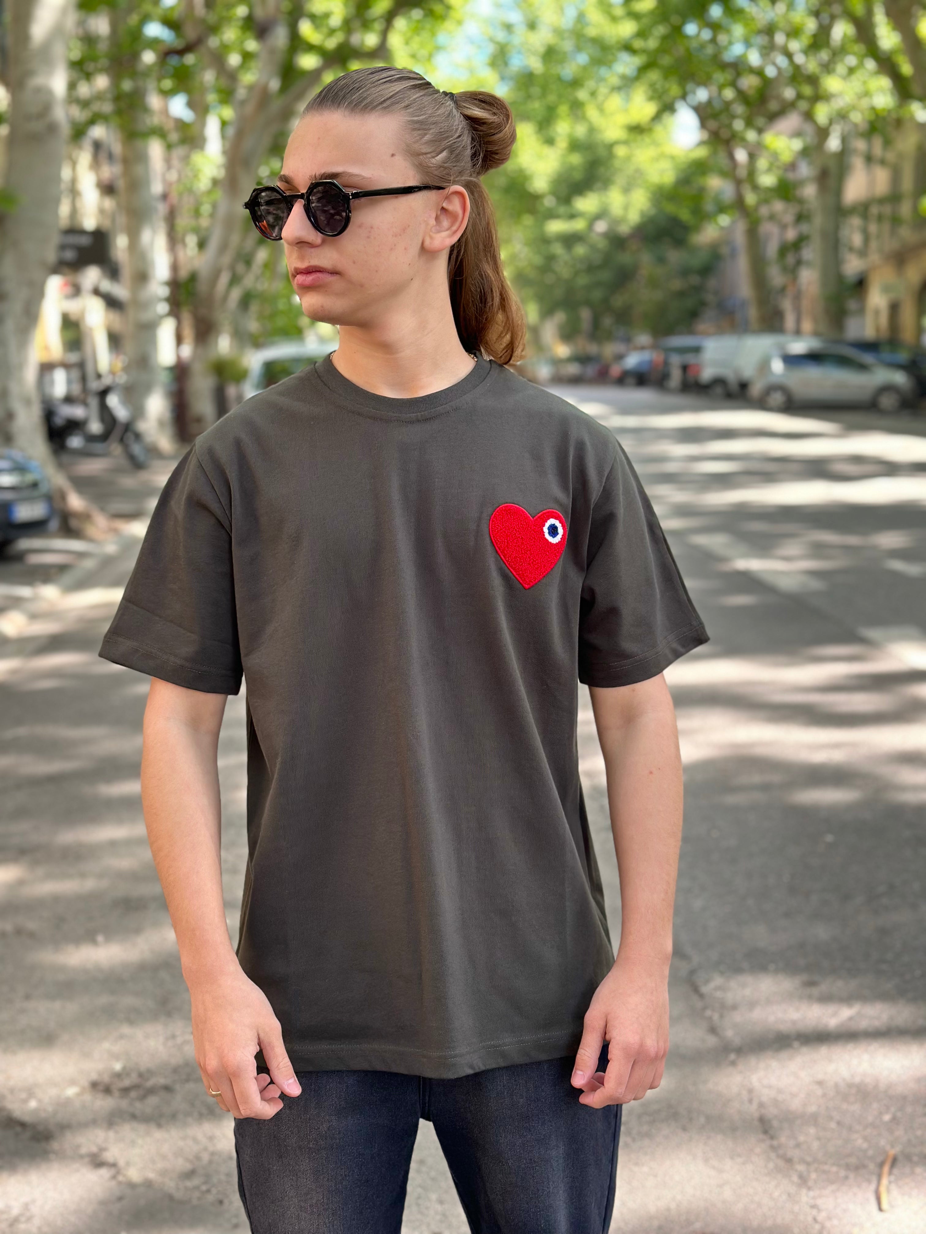 ADJ - T-shirt Kaki coeur Rouge