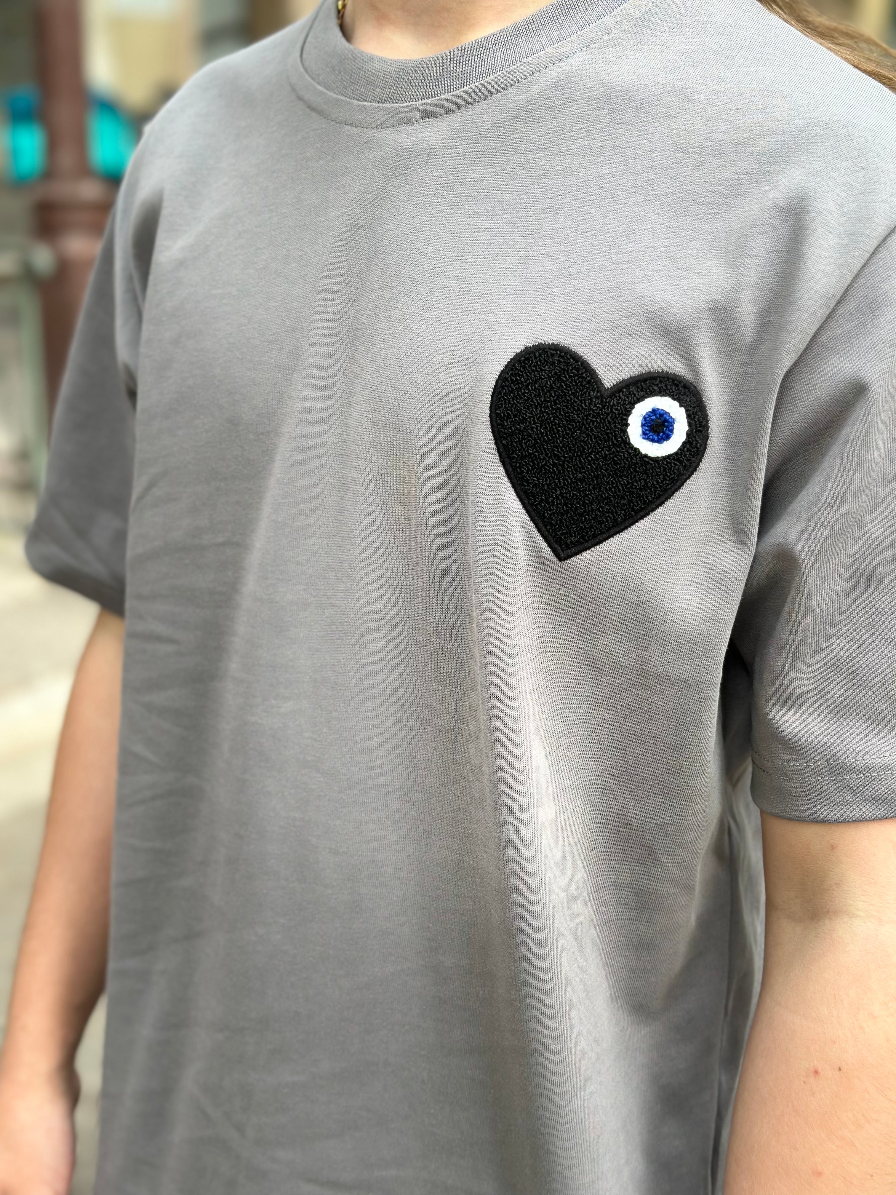 ADJ - Gray t-shirt with black heart