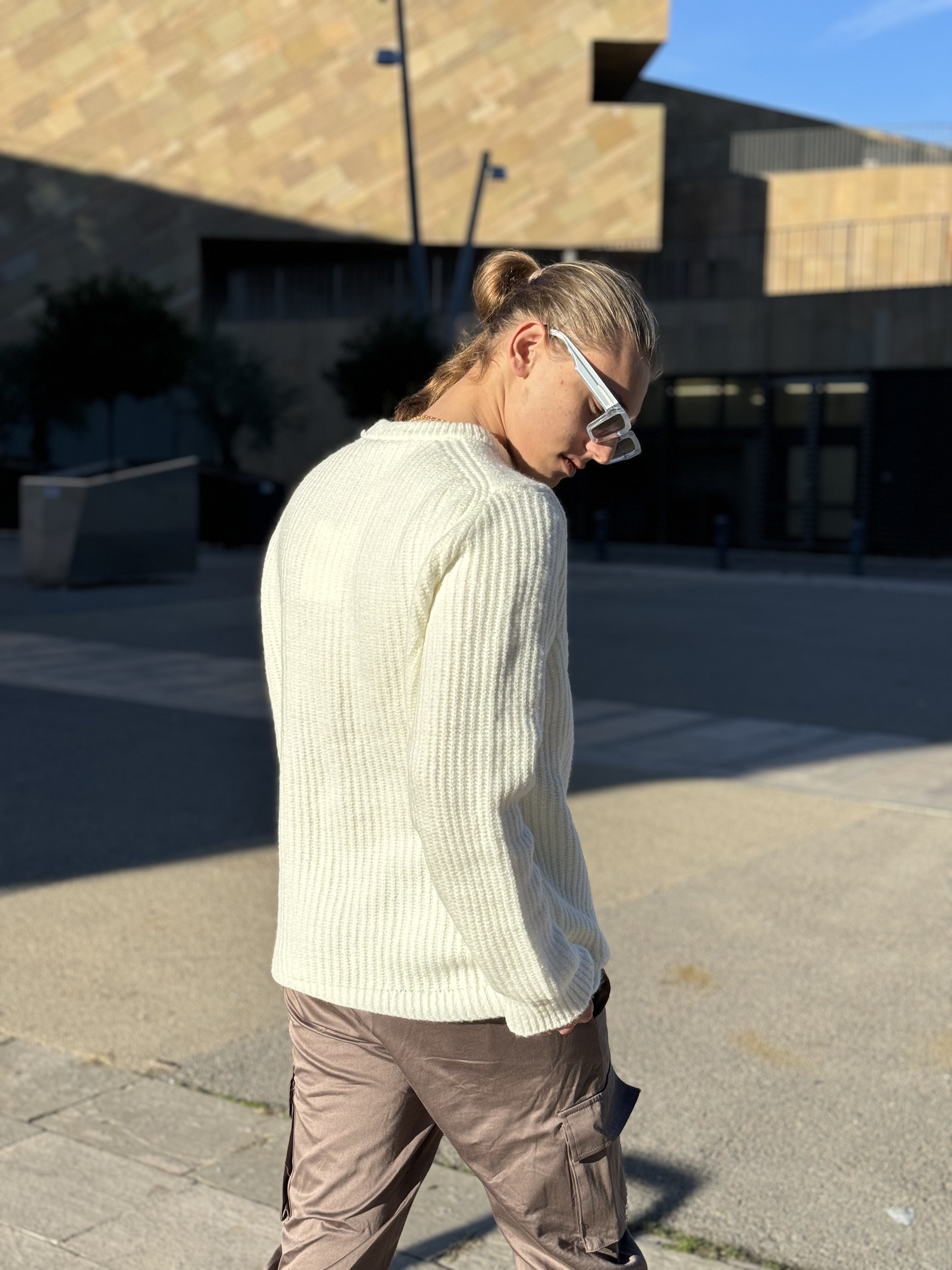 Full knit sweater Ecru