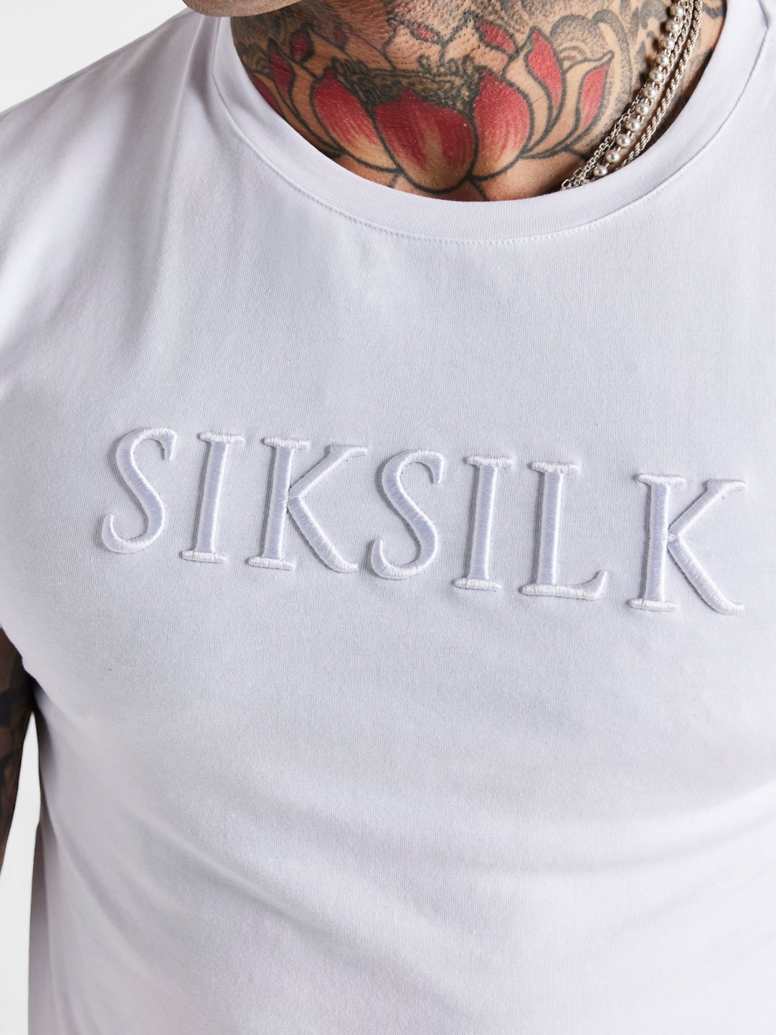 Siksilk - White MUSCLE FIT t-shirt
