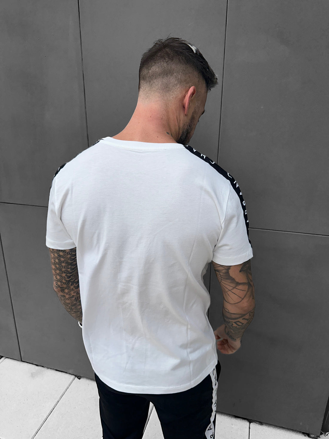 CHABRAND - White T-shirt with shoulder logo