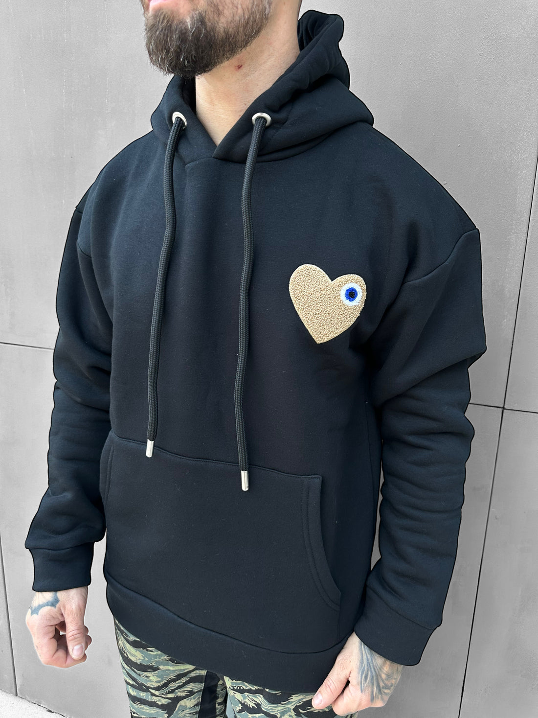 ADJ - Black hooded sweatshirt Beige Heart