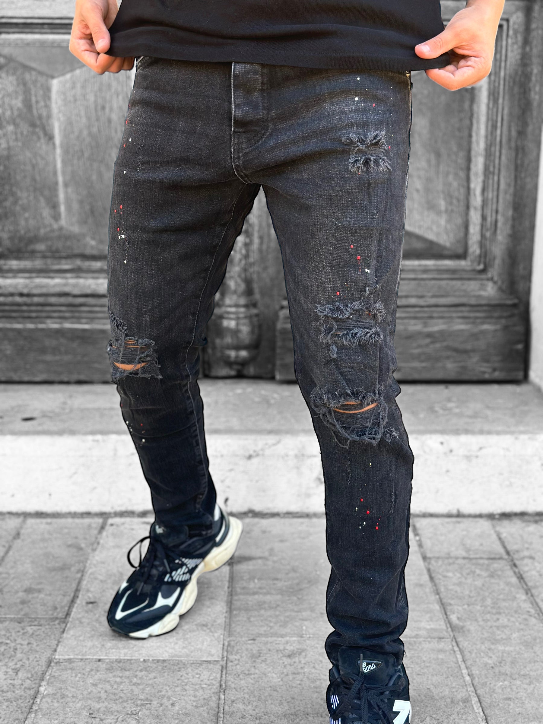 Black destroyed jeans