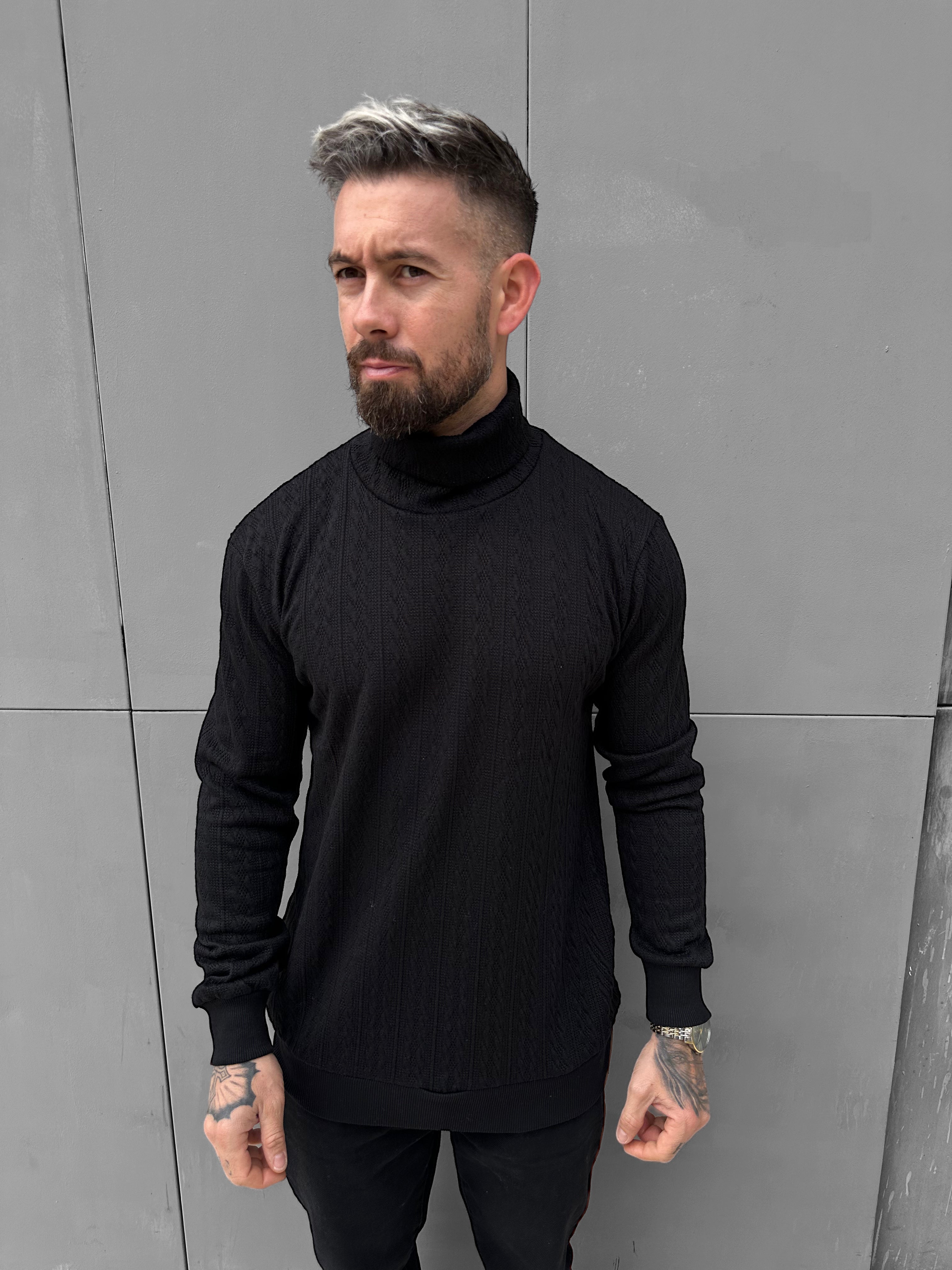 RELIEF black turtleneck sweater