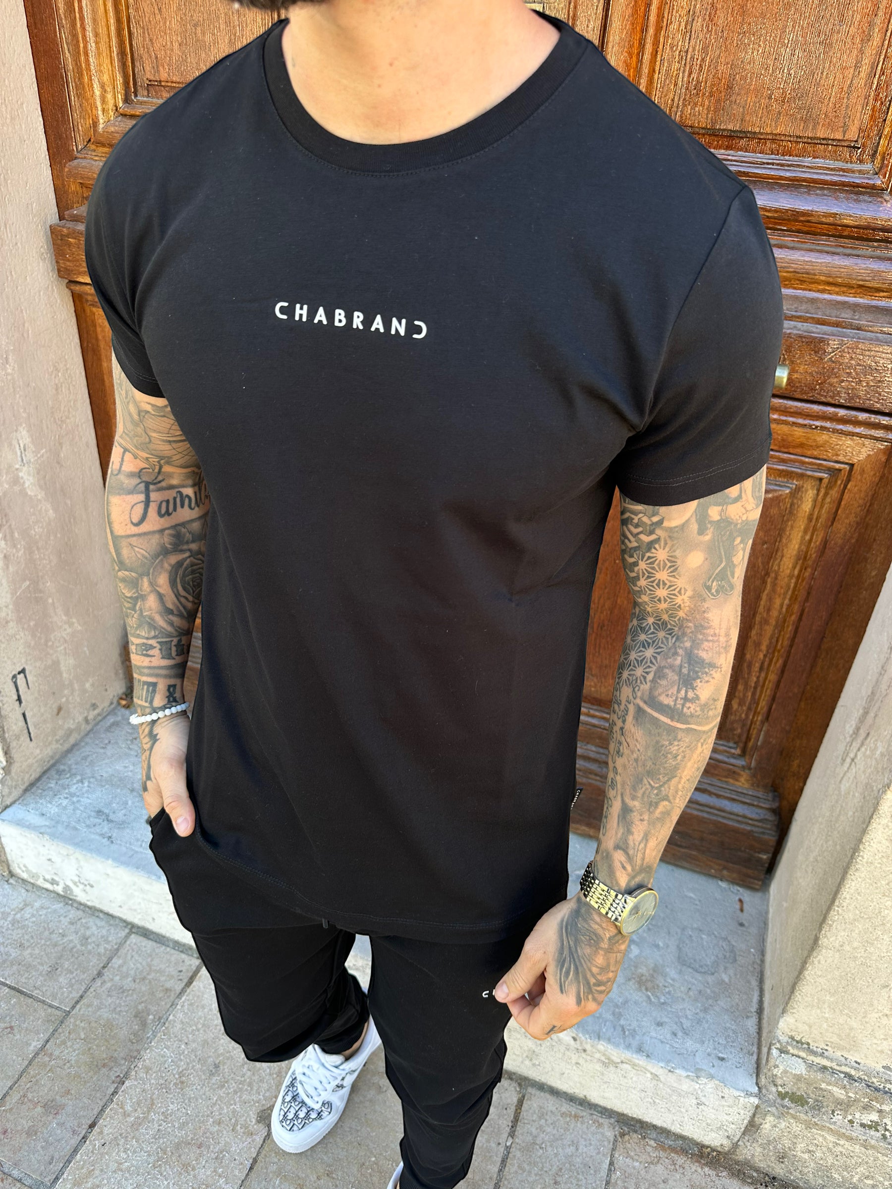 CHABRAND - Black t-shirt with mini white sign
