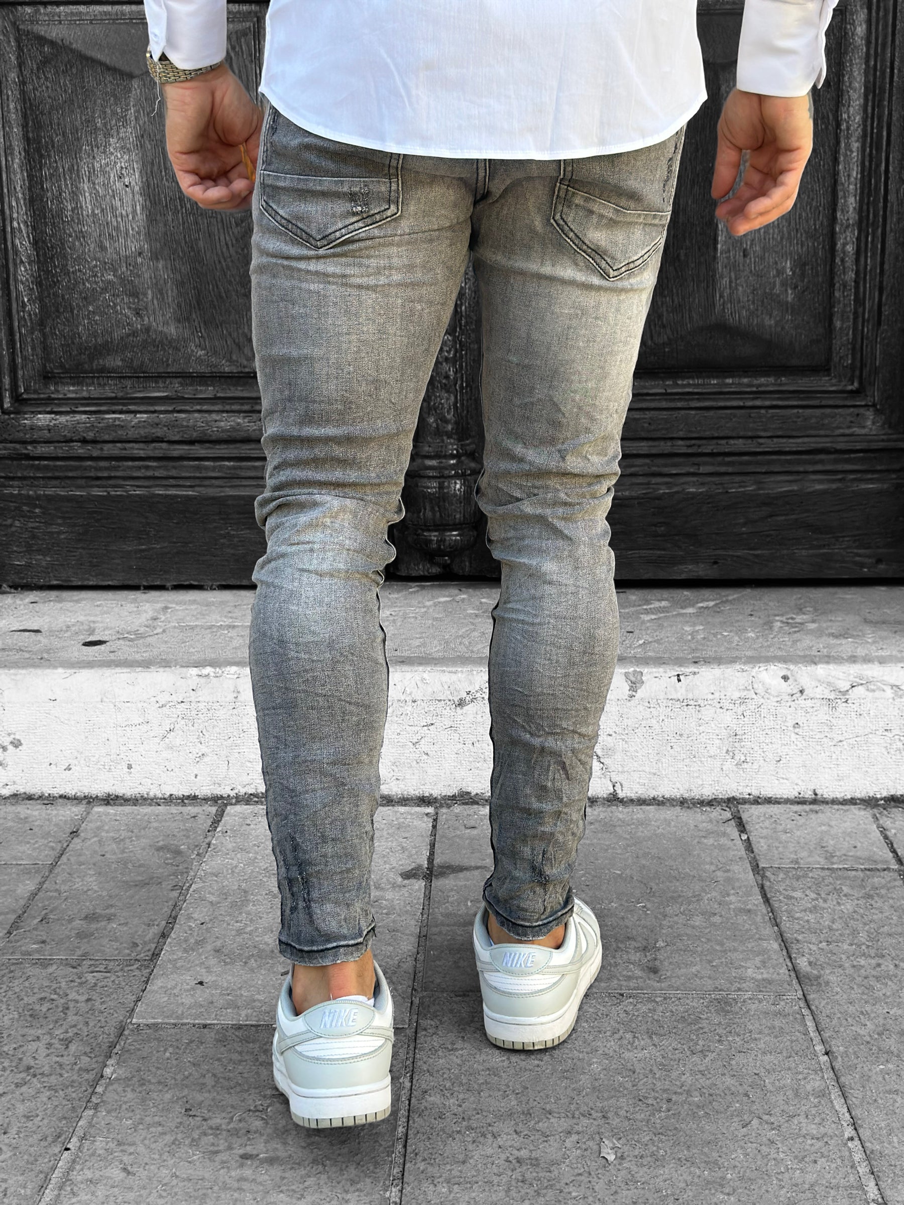 Light gray destroyed skinny jeans