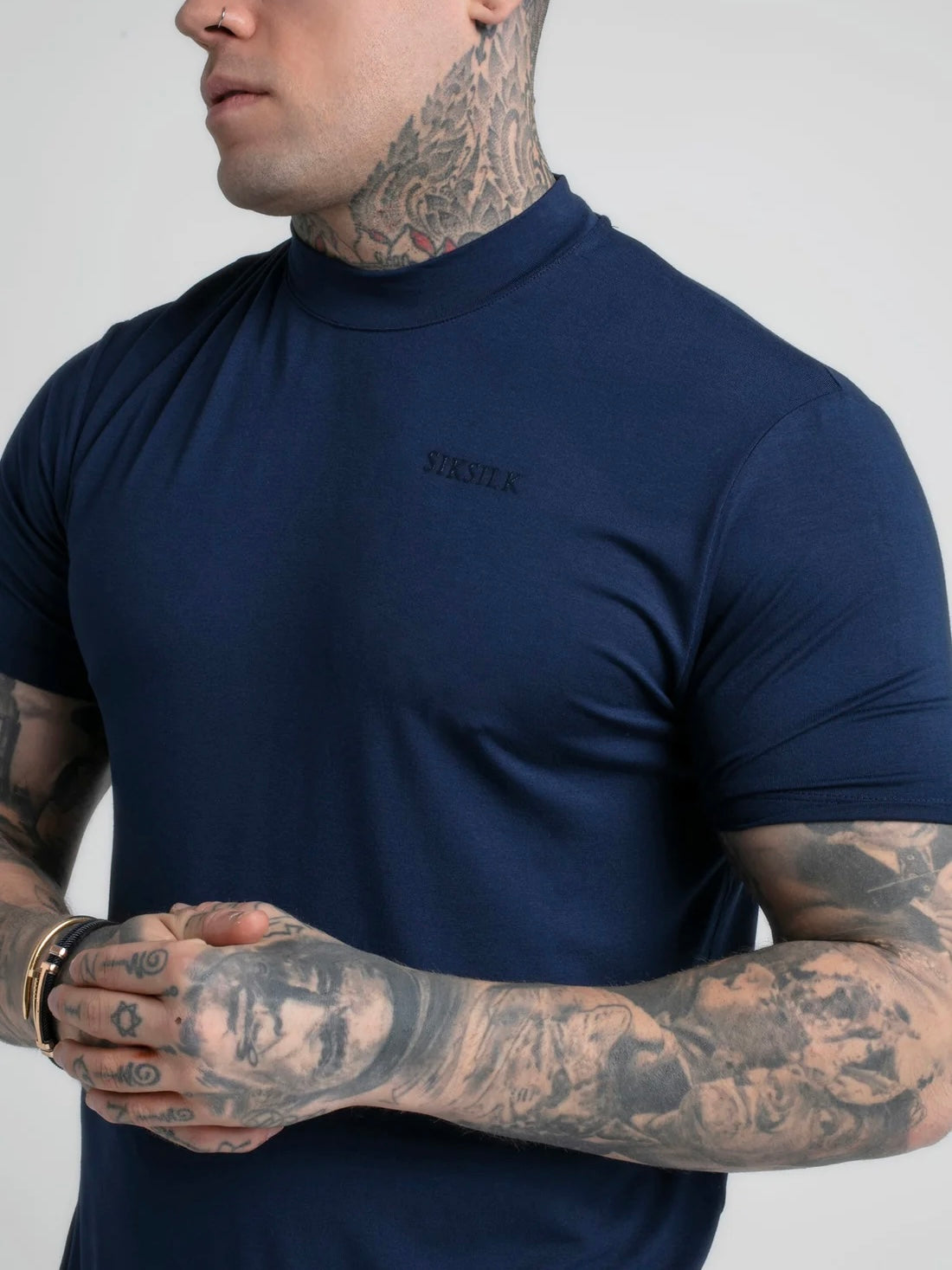 Siksilk - T-shirt Navy col montant