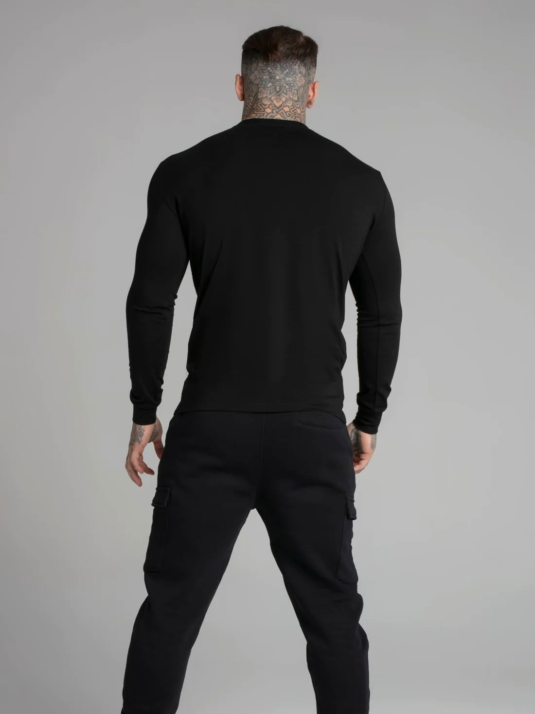 Siksilk - Black Essential Sweatshirt