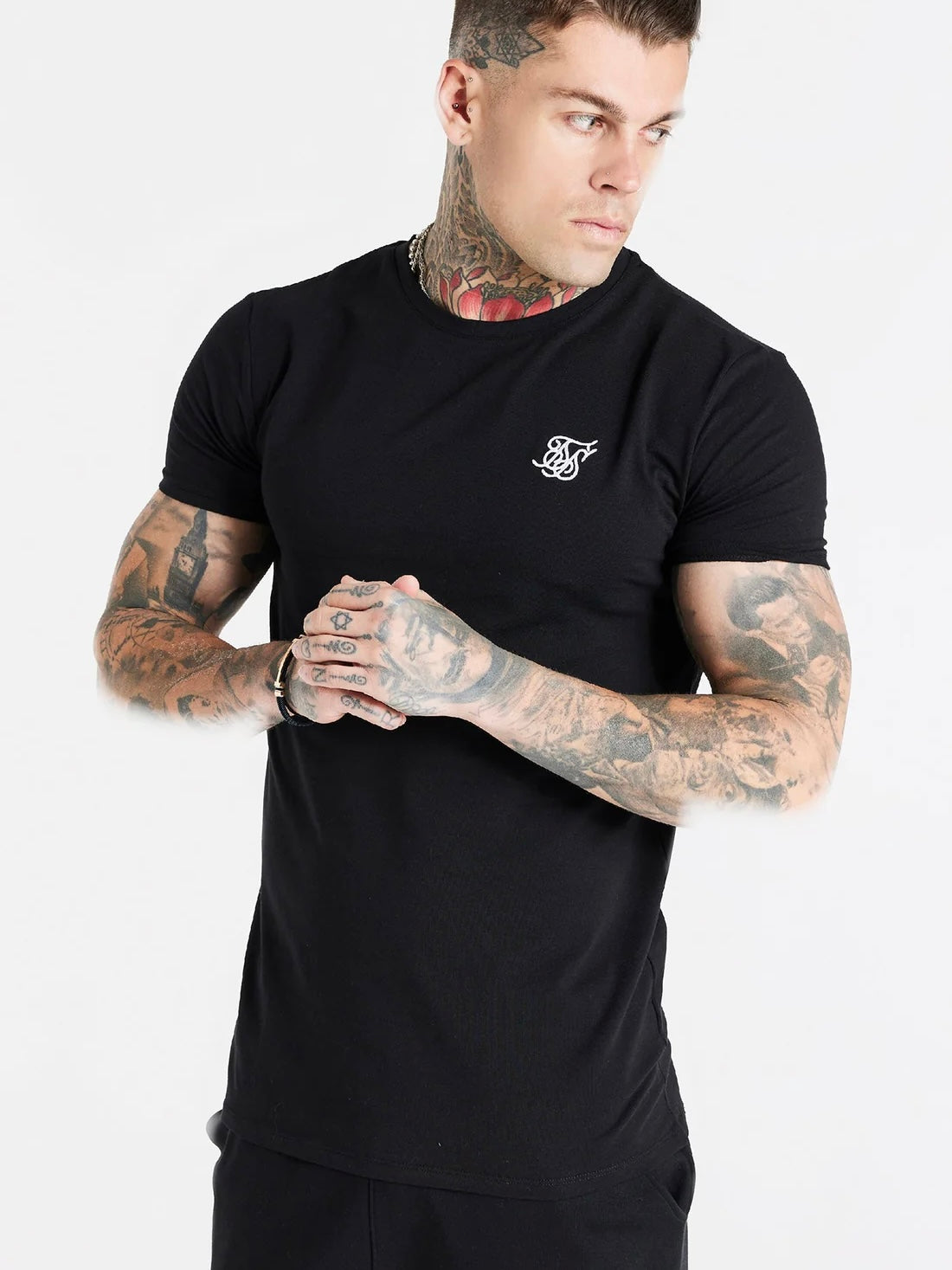 Siksilk - Essential muscle fit t-shirt black