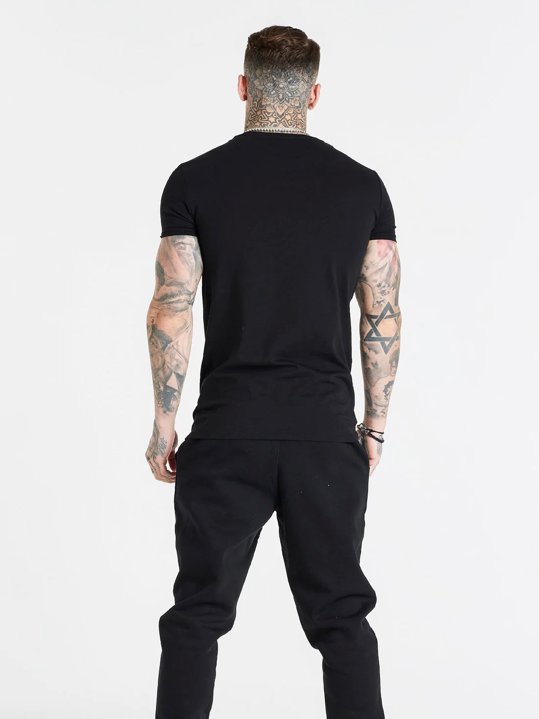 Siksilk - Essential muscle fit t-shirt black
