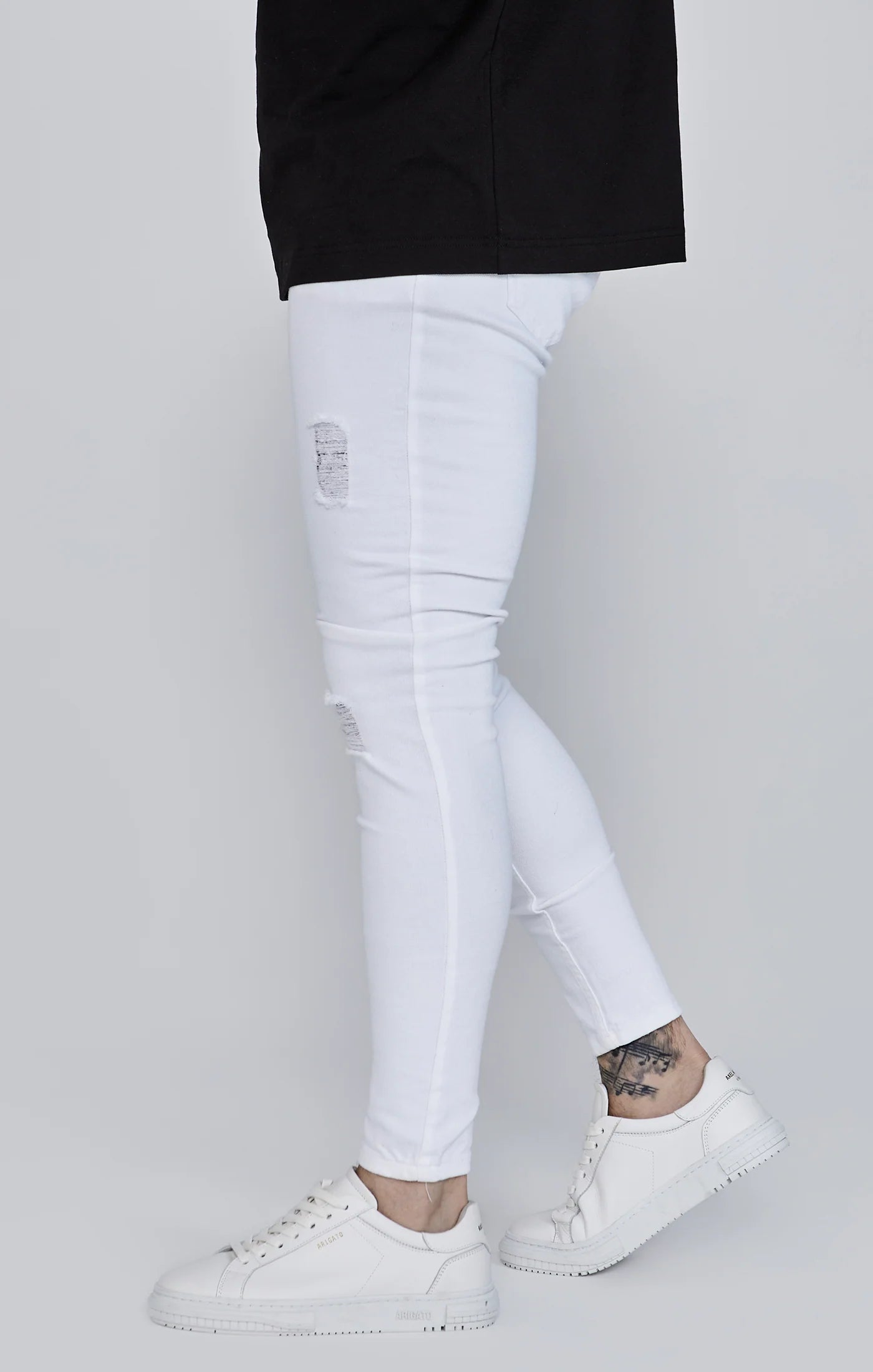 Distressed Skinny Jeans