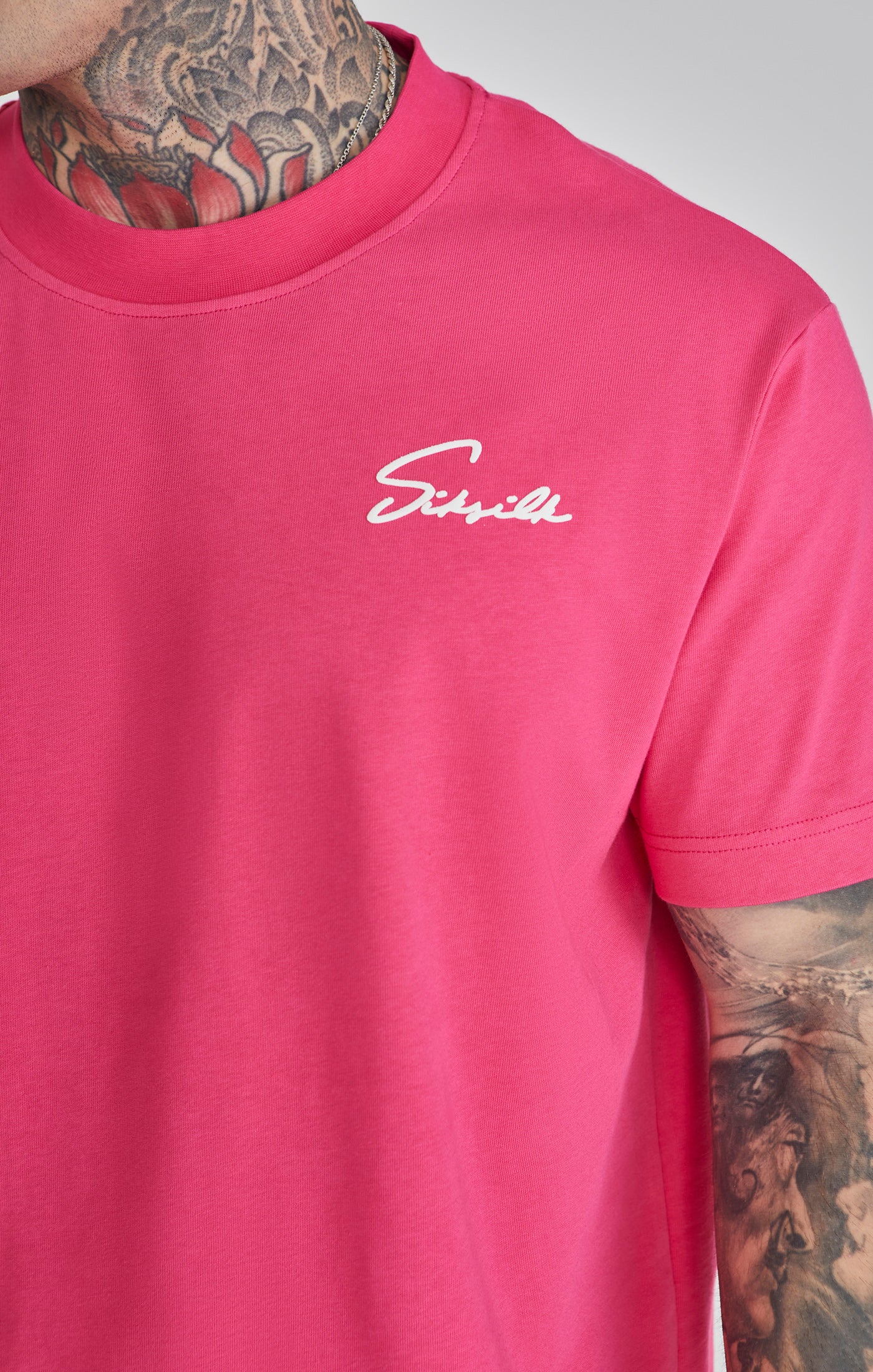 Siksilk - Script T-Shirt Pink