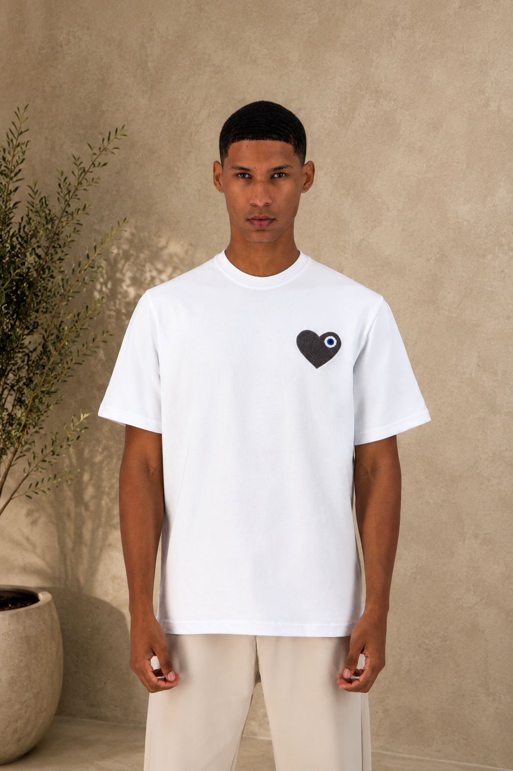 T-shirt blanc cœur gris